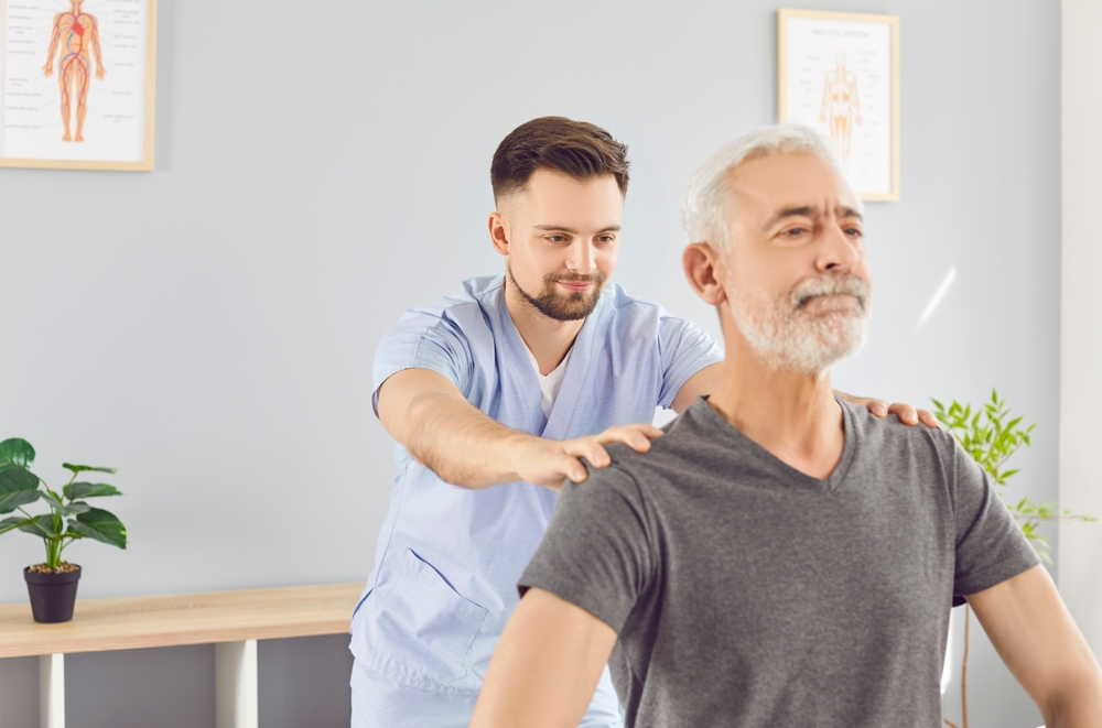 How Physical Therapists Use Clues to Pinpoint Your Pain